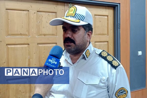 فرهنگ‌سازی با عمل؛ اهدای کلاه ایمنی رایگان در همایش طلایه‌داران ترافیک شهریار