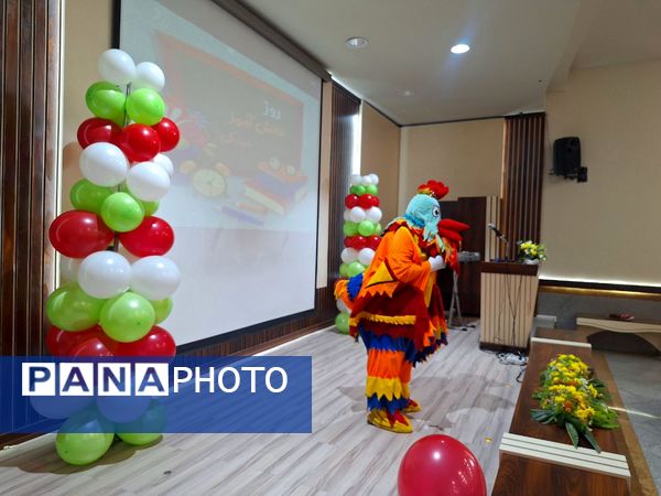 فریاد آزادی و همبستگی در دبستان آرمینه مصلی‌نژاد