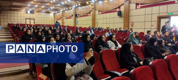  تقدیر از معاونان، مربیان پرورشی و مشاوران مدارس رباط‌کریم 