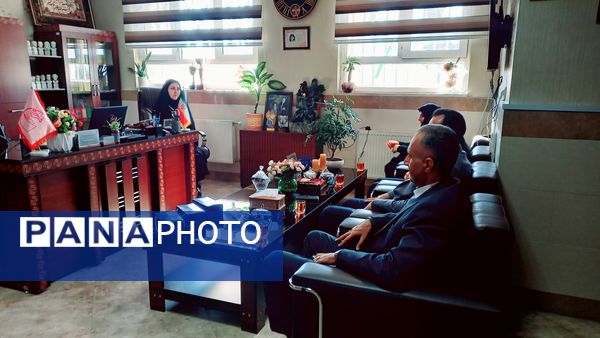 برگزاری مراسم هفته پژوهش در آموزشگاه فرزانگان هیأت امنای ملارد