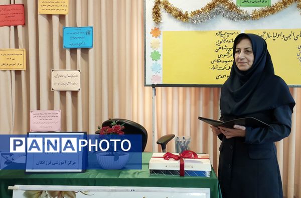 انتخابات انجمن اولیا و مربیان در دبیرستان فرزانگان قائمشهر