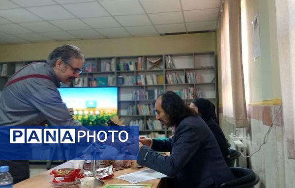 جشنواره «برگی از دانش» در دبیرستان نمونه دولتی کاشانی‌پور فردیس