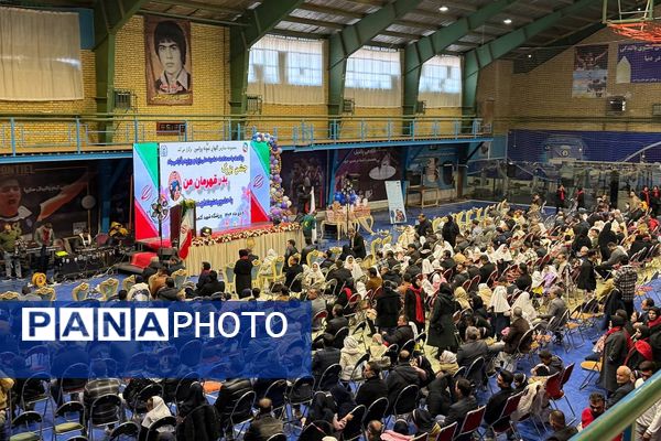 جشن روز پدر در سالن گلعباسی ورامین ؛ حضوریک هزار نفر از  پدران دانش آموزان گل‌های نمونه