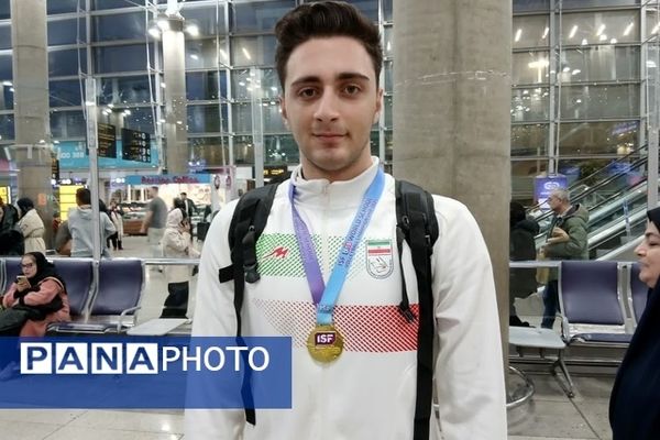 مسیر قهرمانی سخت بود، اما قدرت والیبال ایران را نشان دادیم/ رویای من پوشیدن پیراهن تیم ملی بزرگسالان است