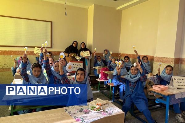 زنگ سلامت در دبستان دخترانه زکیه با طعم تخم‌مرغ به صدا درآمد