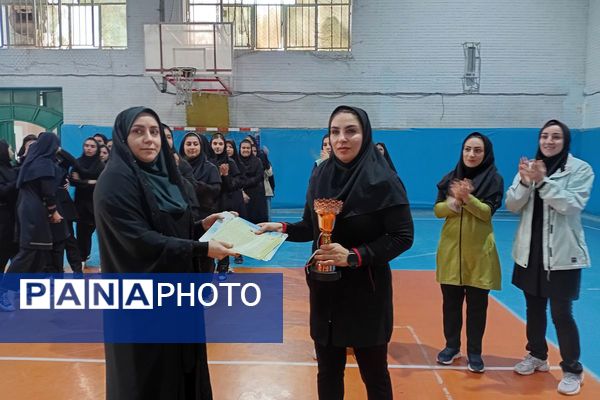 اختتامیه مسابقات والیبال دانش‌آموزان دختر مدارس شهرستان قرچک