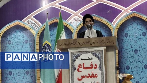 سخنرانی معاون مدیرکل و مدیر آموزش و پرورش کاشان در نماز جمعه و برگزاری میز خدمت در مصلی