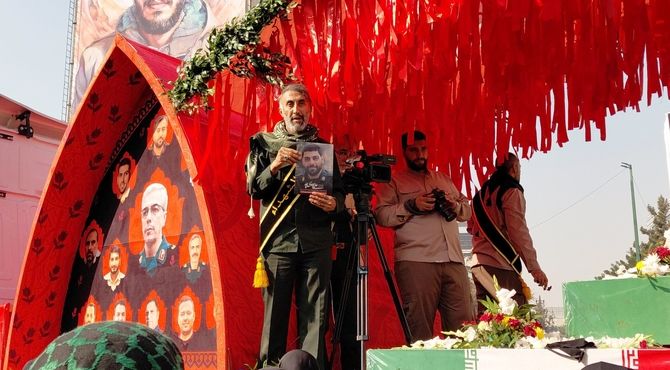 پشتیبان ولایت فقیه باشیم 