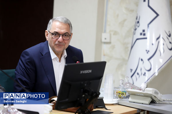 میزگرد علمی و آموزشی بررسی راهکارهای ارتقای کیفیت و تقویت مدارس دولتی