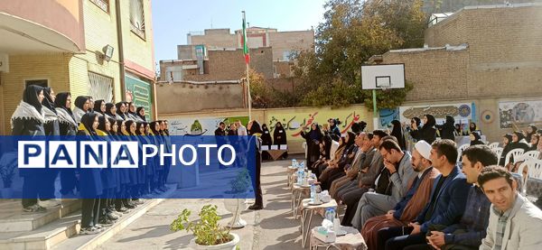 برگزاری انتخابات شورای دانش‌آموزی در مدرسه شاهد آمنه