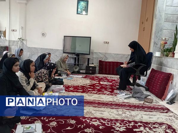 کلاس‌های اوقات فراغت دانش آموزان در روستای نقاب