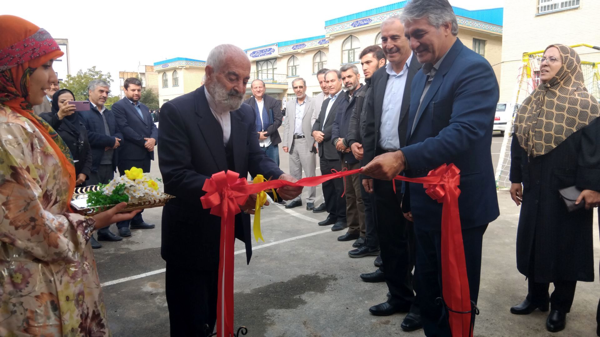 مهر تحصیلی در مدارس اهر