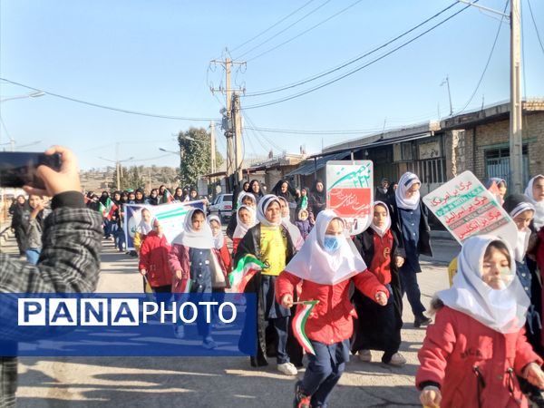 حضور دانش‌آموزان بخش سراب میمه در راهپیمایی۲۲بهمن 