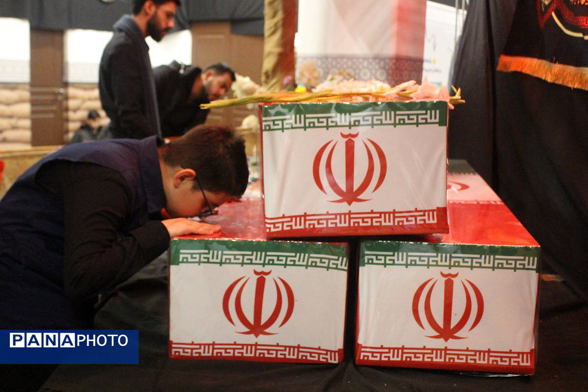 حال و هوای حضور نوجوانان در معراج الشهدای گمنام استان قم