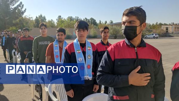 زنگ آغاز هفته پدافند غیرعامل در هنرستان آیتالله خامنهای