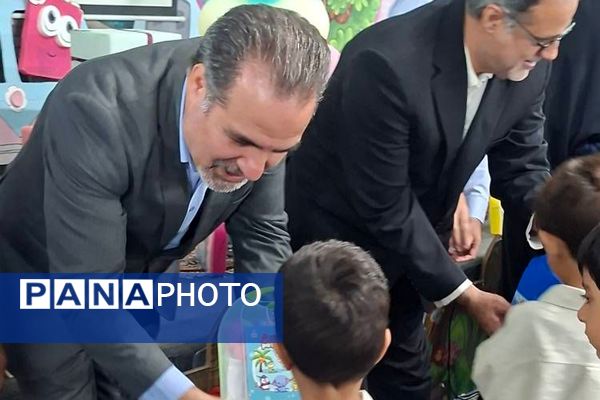 برگزاری جشن غنچه ها در مجتمع آموزشی میرداماد با حضور مدیر آموزش و پرورش ناحیه دو شهرری 
