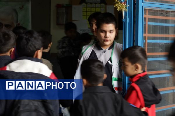 صبحگاه دانش در دبستان خیراندیشان گرگان