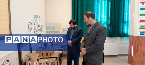 افتتاحیه نمایشگاه پژوهشی و فناورانه دبیران و دانش‌آموزان شهرستان ملارد در دبیرستان فرزانگان استعداد درخشان