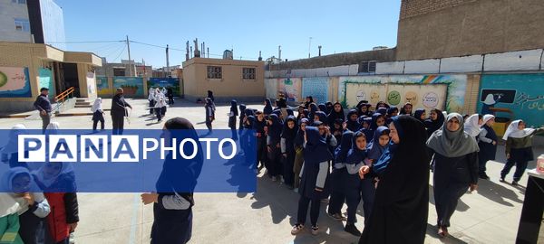 مسابقات استعداد یابی دارت در دبستان دخترانه آزادی شیروان