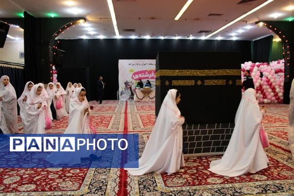 جشن عبادت ۱۳۰۰ نفر از دختران منطقه ۱۰ در مهدیه امام حسن مجتبی(ع)