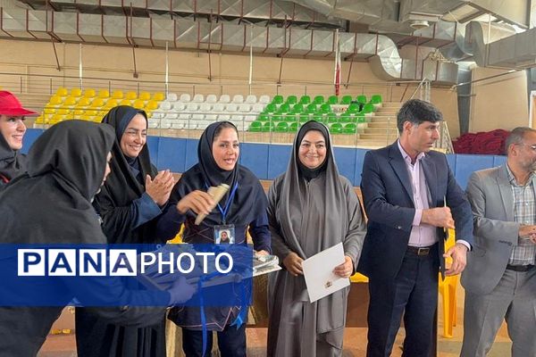 رقابت دبیران تربیت بدنی شهرستانهای تهران جهت راه یابی به مسابقات کشوری در ملارد 