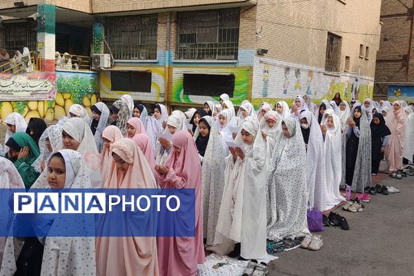 روز معنویت در مدرسه محدثه شاهد ورامین؛ از نماز باران تا زنگ عتبات عالیات