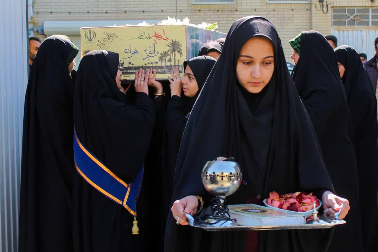 در زمین، گمنام اما در آسمان، خوشنام