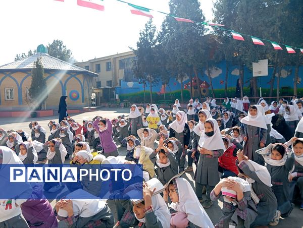 برگزاری مانور زلزله در دبستان دخترانه نرجس یک 