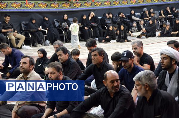 مراسم عزاداری شب پنجم محرم در هیئت فرهنگیان دهه اول محرم