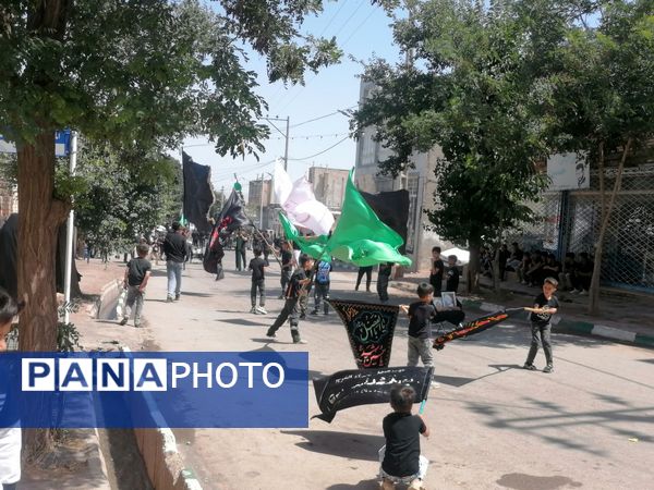 نوای یا حسین(ع) در شهر نسر پیچید