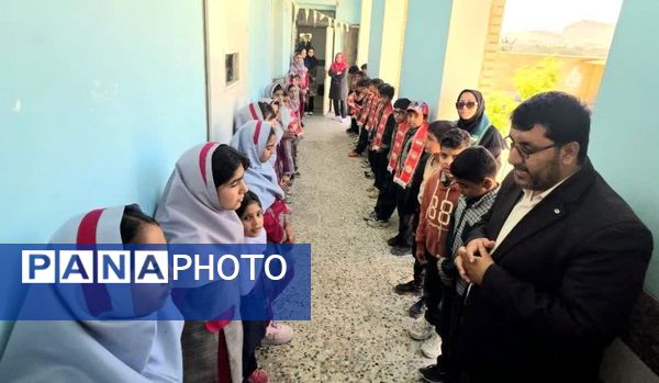 موج کتاب در مدارس روستایی؛ از هدیه‌ ۲۰۰ جلدی تا اشتیاقی برای مطالعه