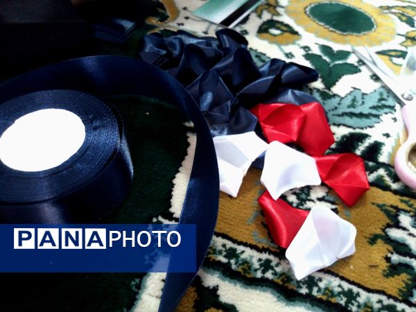 آموزش ساخت گل روبانی در دبیرستان دخترانه فاطمیه