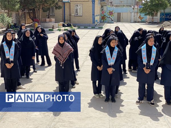 معلمان، مشعل‌داران راه آگاهی در آیینه‌ مهر و خرد