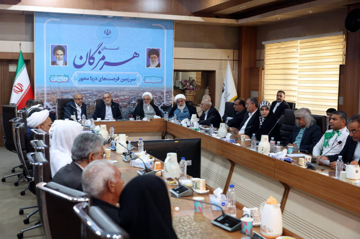 نباید هدف، عزت و سربلندی کشور فراموش شود
