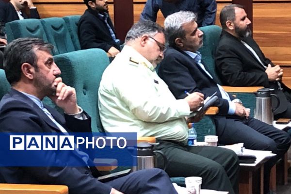 برگزاری جلسه آموزشی پژوهشی کمیسیون اقوام و فرق و مذاهب در سالن فدک ناحیه 2 شهرری 