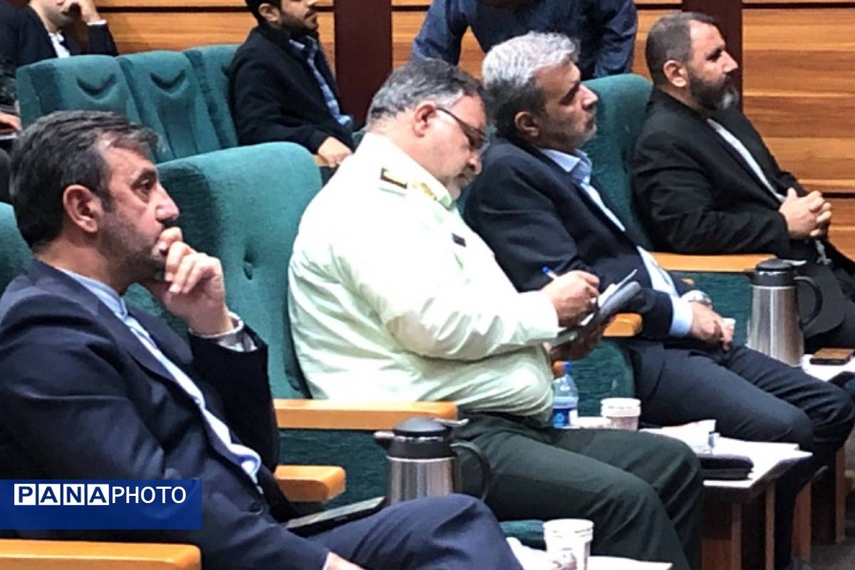 برگزاری جلسه آموزشی پژوهشی کمیسیون اقوام و فرق و مذاهب در سالن فدک ناحیه 2 شهرری