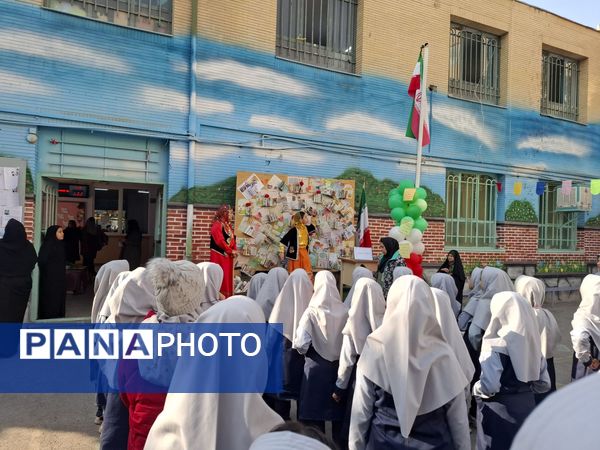 مراسم هفته کتابخوانی در دبستان میثاق ناحیه سه