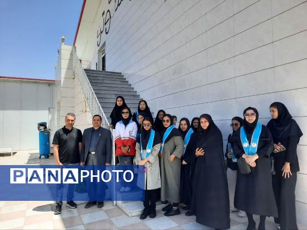 بازدید اعضای کانون دانشجویی دانشگاه آزاد کاشمر از کارخانه صنعتی بیسکوتو 