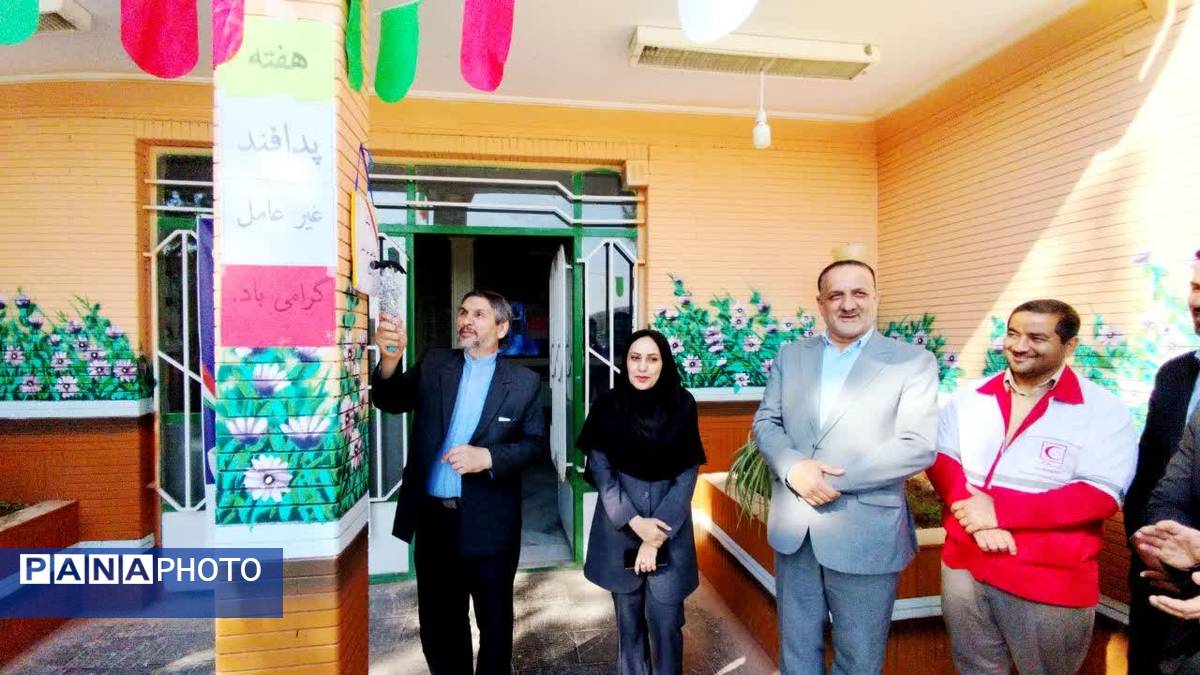 آیین نکوداشت و نواختن زنگ پدافند غیرعامل در شهرستان کلات
