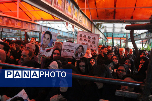 خاکسپاری نوجوان شهید «محمدحسین خاکی» در گلزار شهدای قم