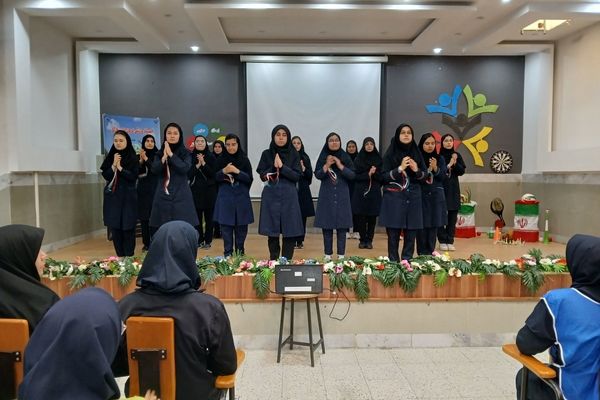 المپیاد درون مدرسه ای در دبیرستان مهشید مصلی نژاد 