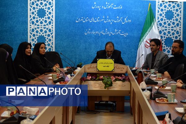 تقدیر از برگزیدگان لیگ جت در سالن فرهنگ بهارستان‌دو