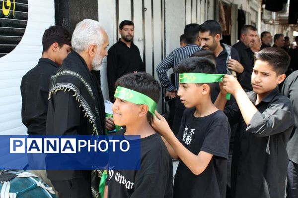 زنجیر زنی صبح عاشورا؛ خرامه در سوگ حسین(ع)