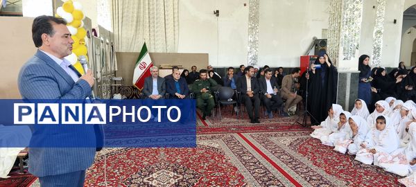 شروع قصه بندگی با دست های کوچک