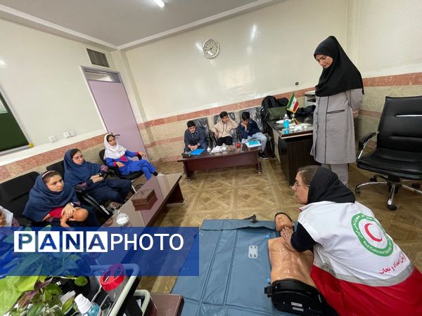 برگزاری جلسه آموزشی دانش‌آموزان سفیر سلامت  منتخب جهت حضور در مسابقات استانی