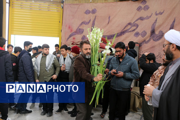 گلباران مزار شهدای گمنام قم در ایام الله دهه فجر