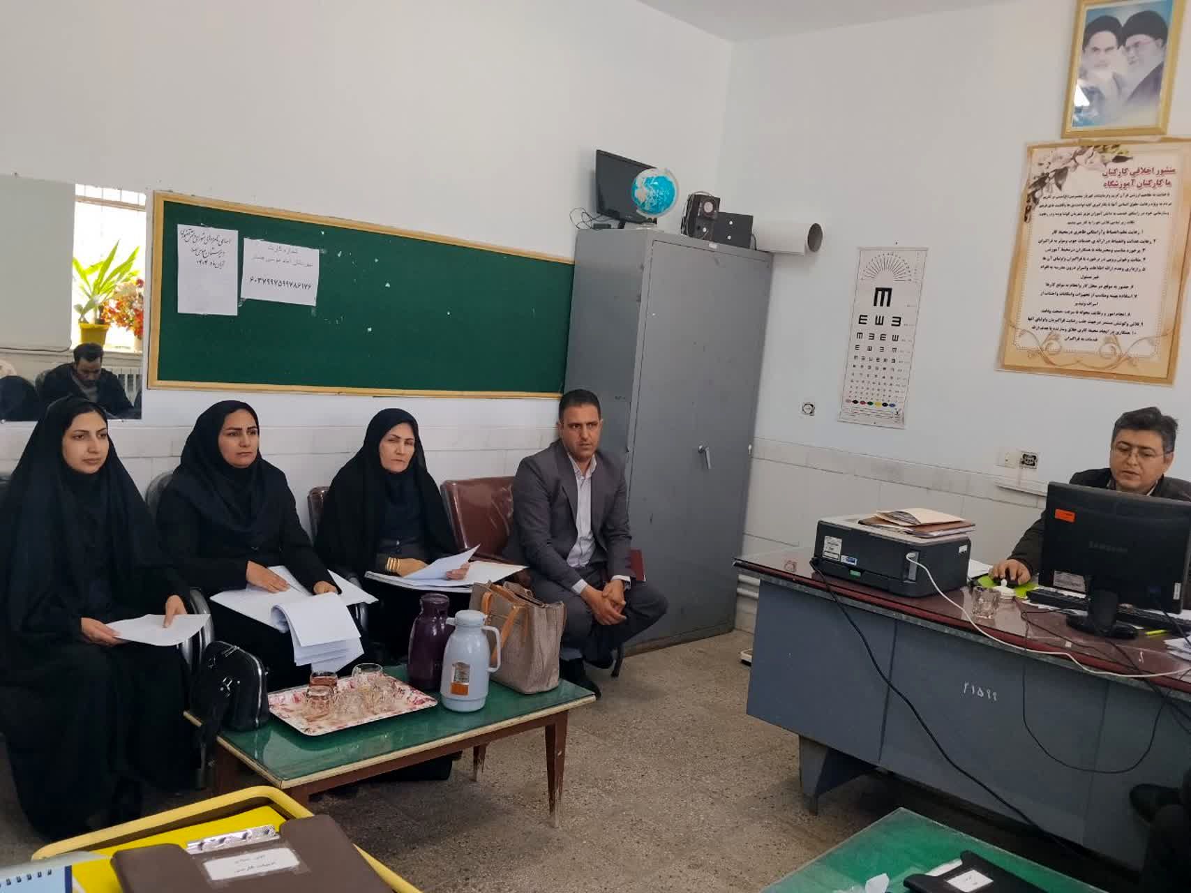 بازدید معاون آموزشی و کارشناس آموزش متوسطه اداره آموزش و پرورش خاتم 