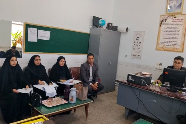 بازدید معاون آموزشی و کارشناس آموزش متوسطه اداره آموزش و پرورش خاتم 