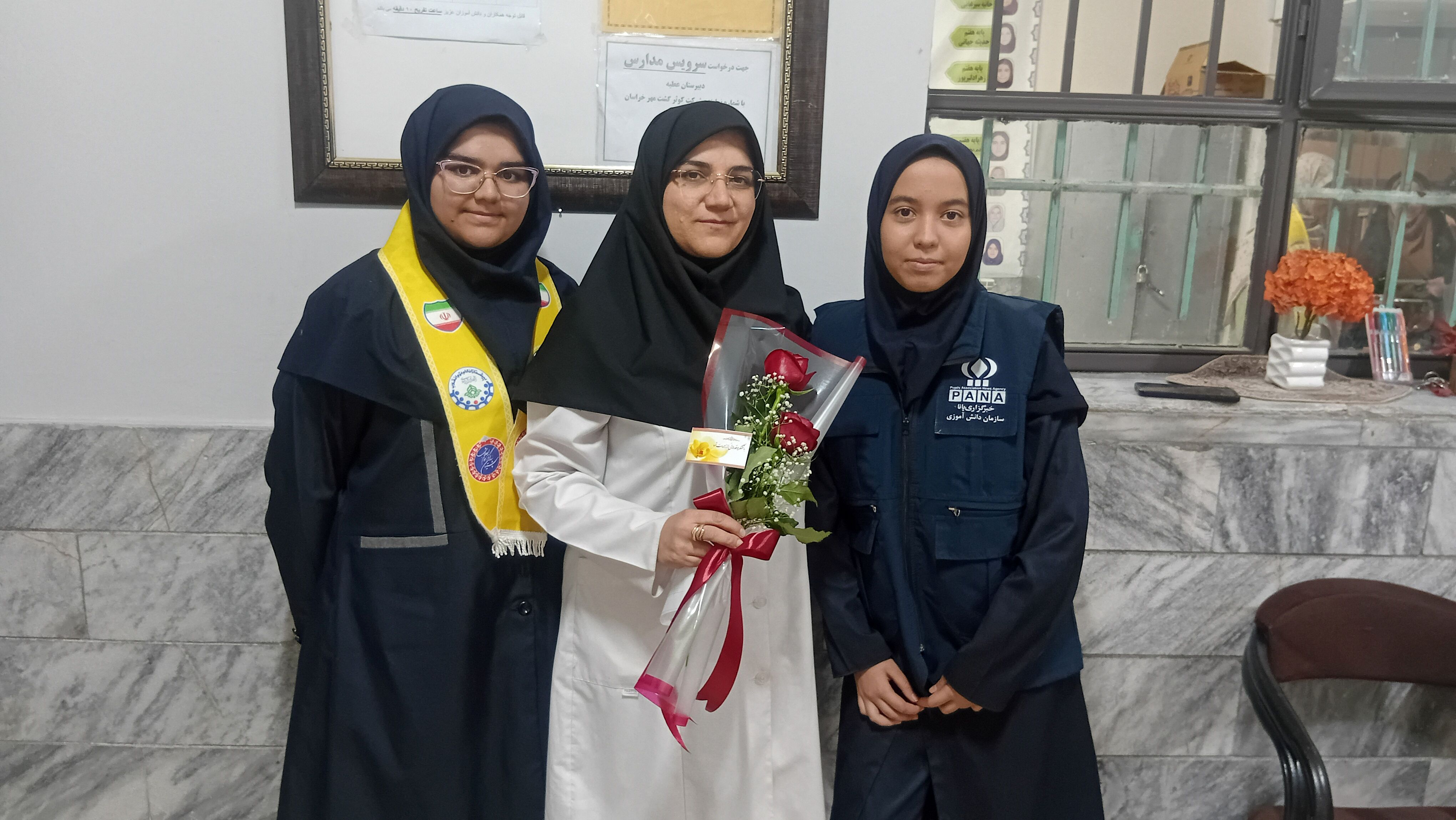 مراسم ولادت حضرت زینب(س) و روز پرستار در دبیرستان عطیه