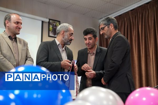  جشن عاطفه‌ها در دبستان دخترانه شهید محمد قضاوی آموزش و پرورش ناحیه 4